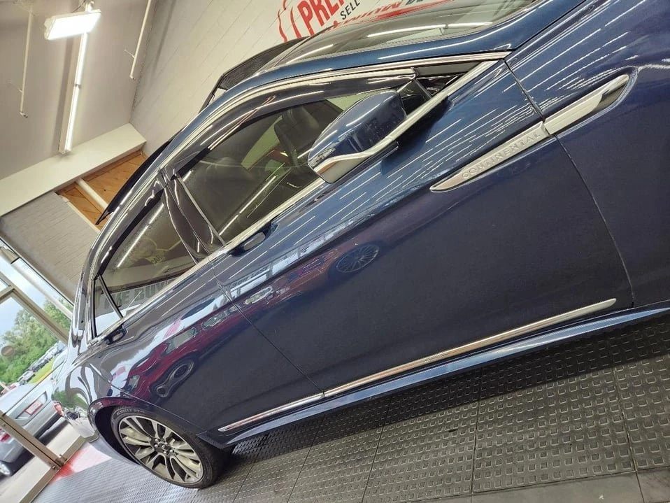 2017 Lincoln Continental 10th Gen - Image 3 of 20