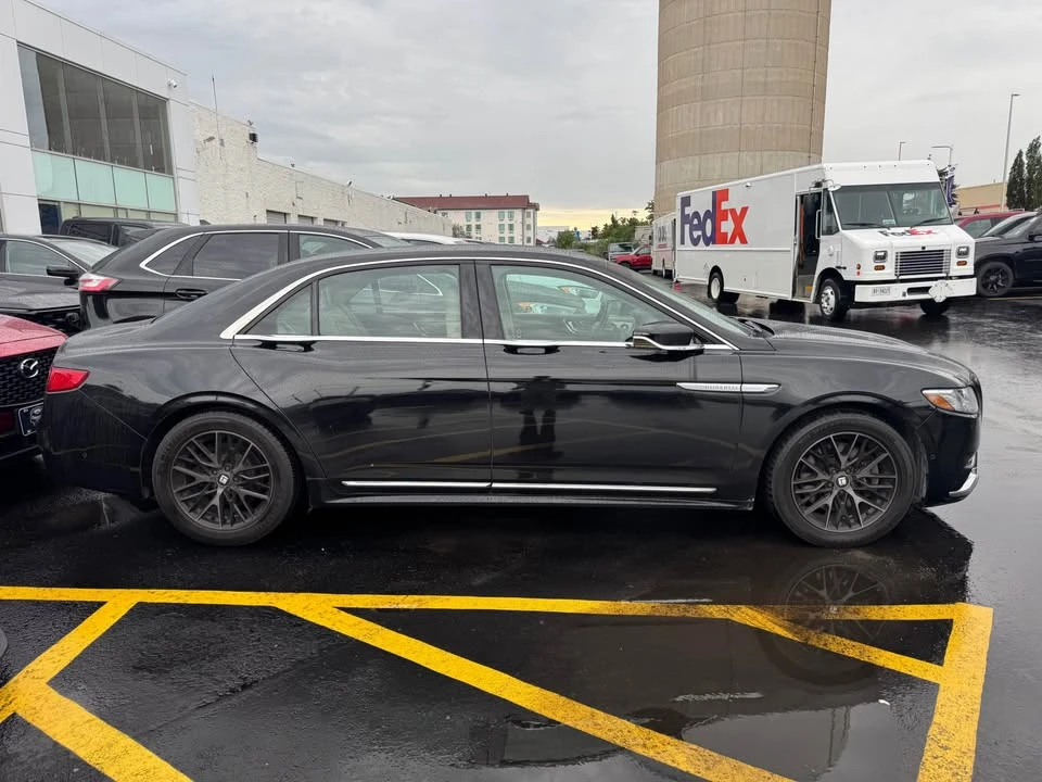 2017 Lincoln Continental 10th Gen - Image 2 of 11