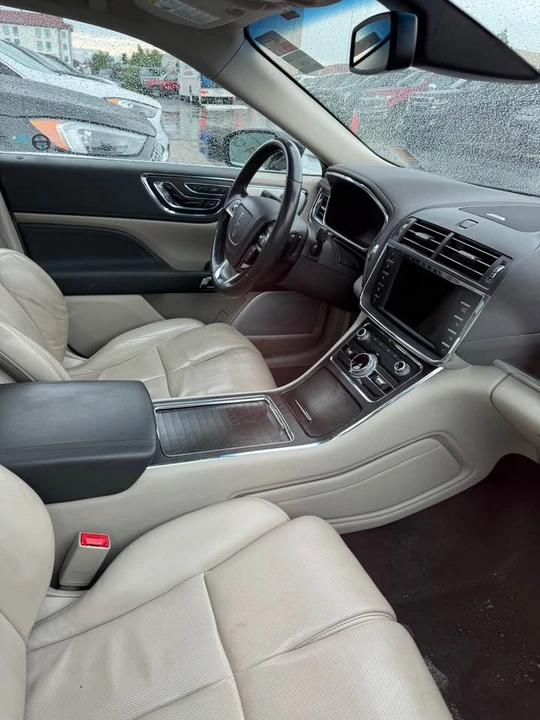 2017 Lincoln Continental 10th Gen - Image 3 of 11