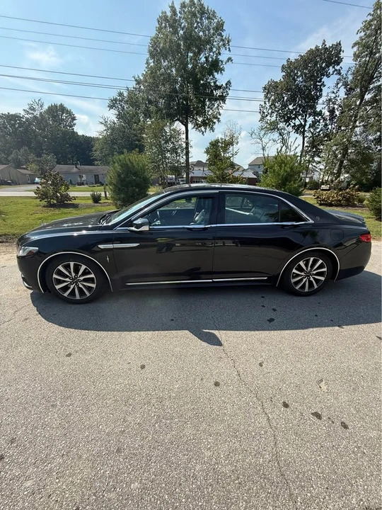 2017 Lincoln Continental 10th Gen - Image 2 of 8