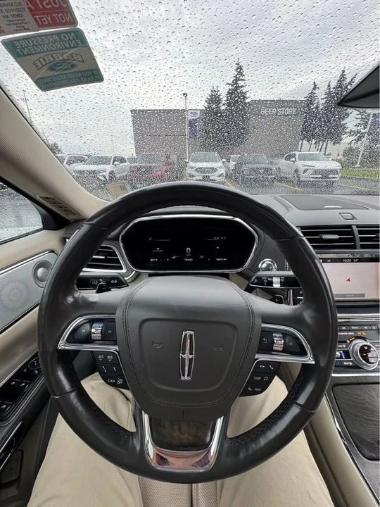 2017 Lincoln Continental 10th Gen - Image 4 of 11