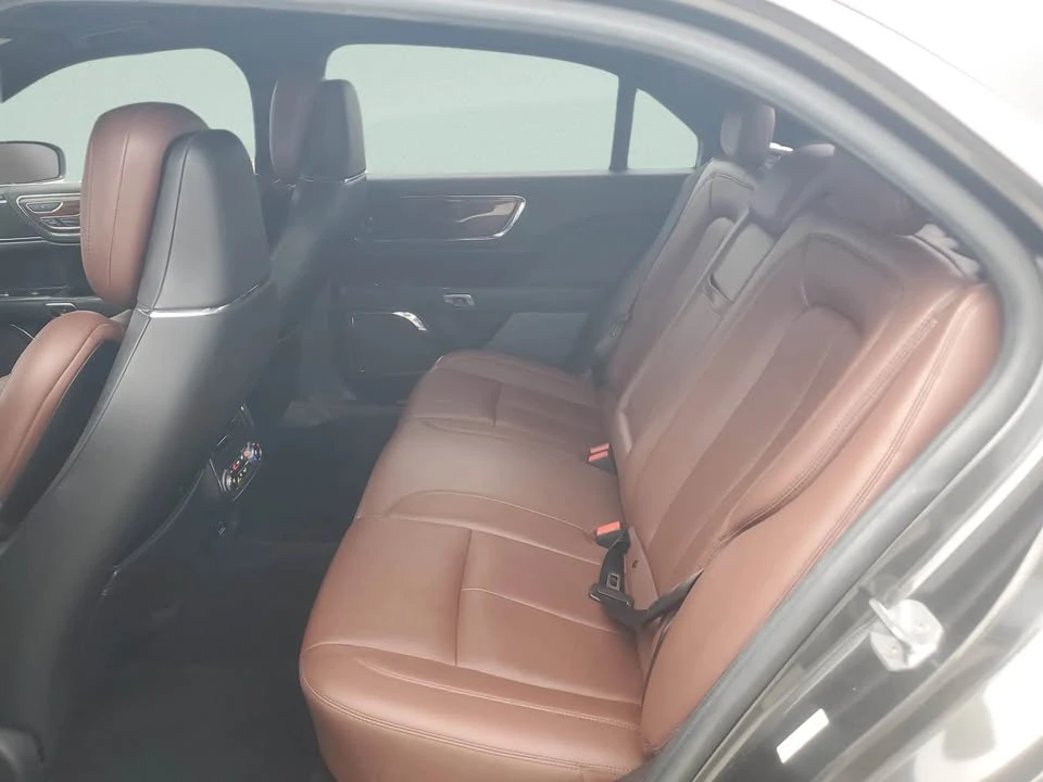 2017 Lincoln Continental 10th Gen - Image 10 of 17