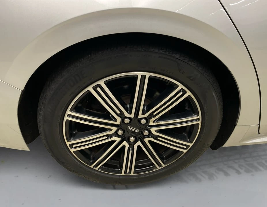 2017 Lincoln Continental 10th Gen - Image 15 of 20