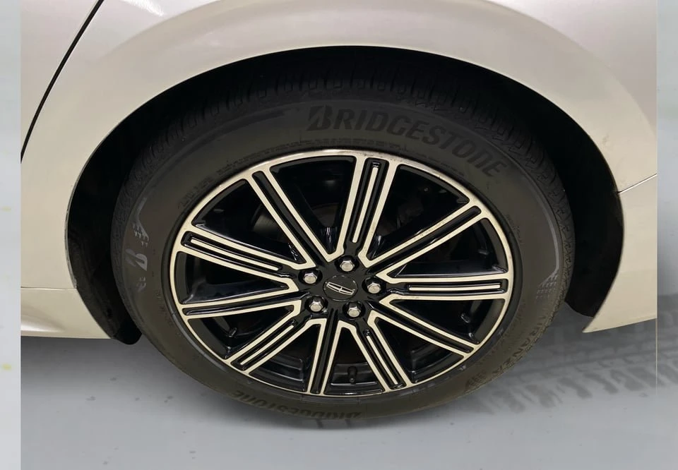 2017 Lincoln Continental 10th Gen - Image 16 of 20