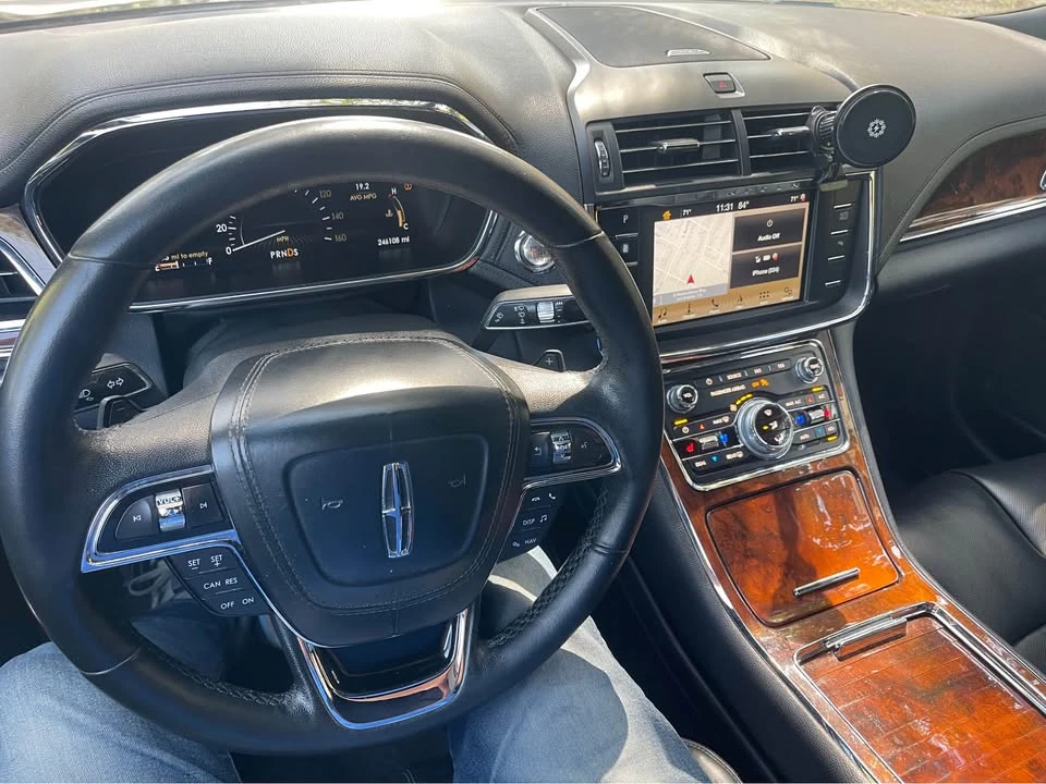 2017 Lincoln Continental 10th Gen - Image 7 of 8