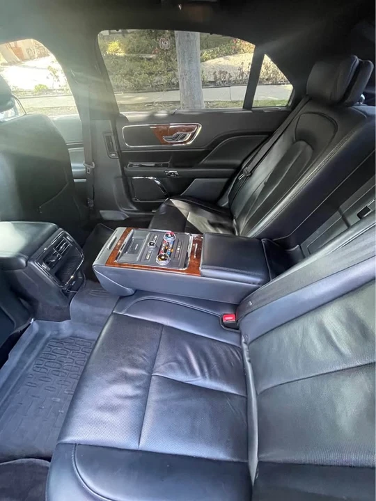 2017 Lincoln Continental 10th Gen - Image 5 of 8