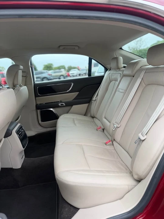 2017 Lincoln Continental 10th Gen - Image 12 of 15