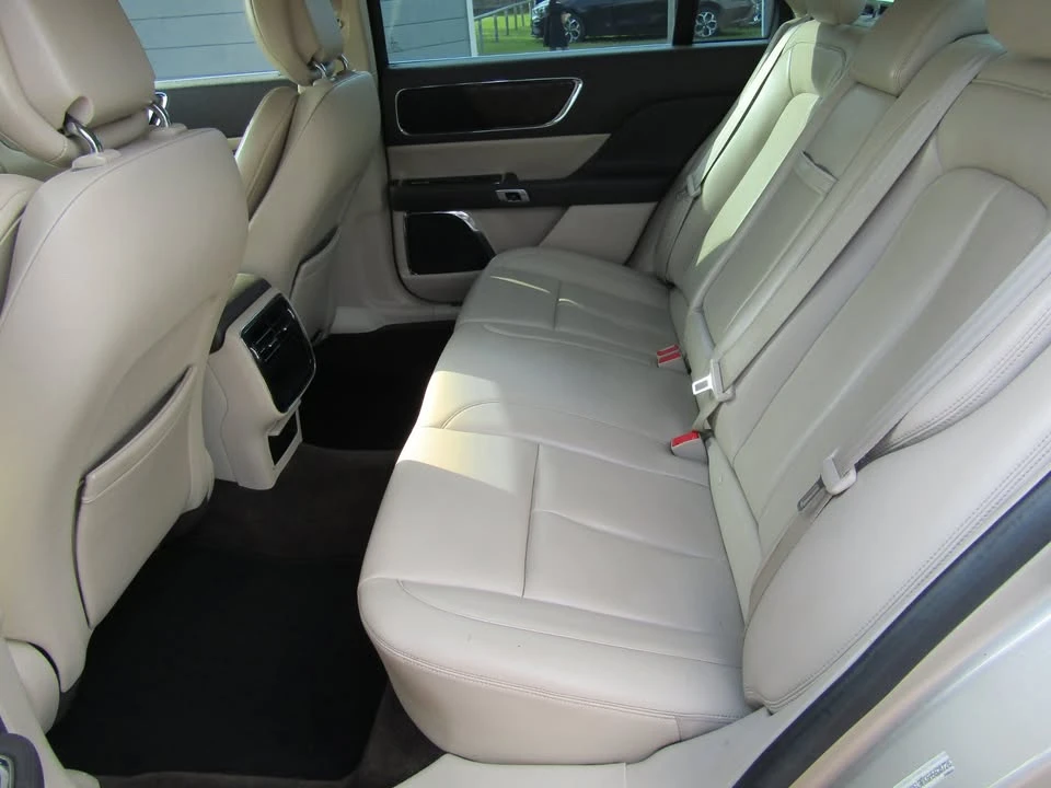 2017 Lincoln Continental 10th Gen - Image 19 of 20