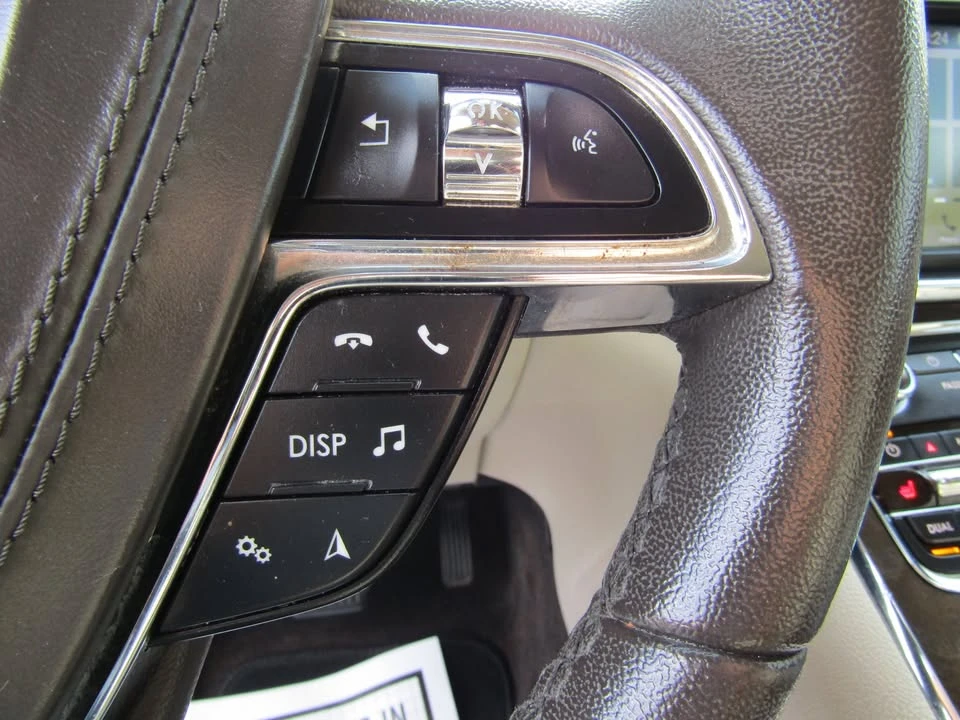 2017 Lincoln Continental 10th Gen - Image 18 of 20