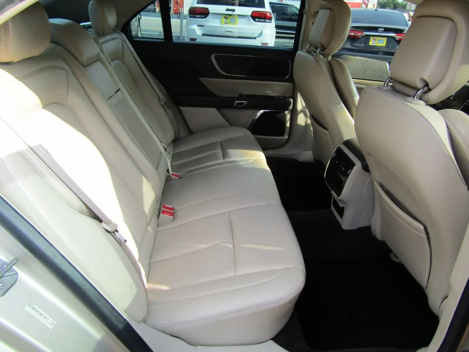 2017 Lincoln Continental 10th Gen - Image 20 of 20