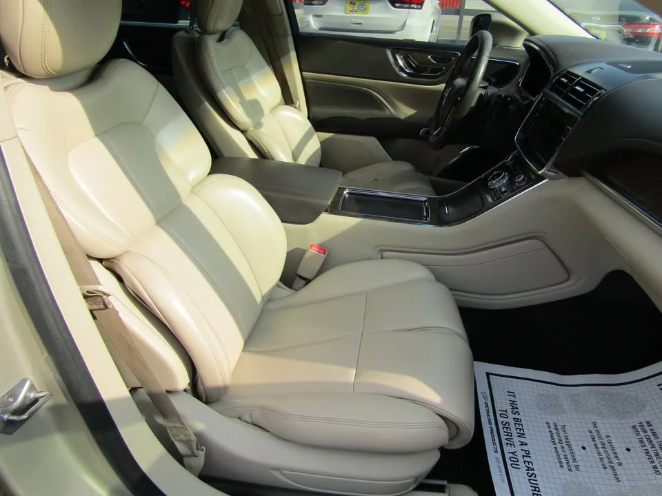 2017 Lincoln Continental 10th Gen - Image 10 of 20