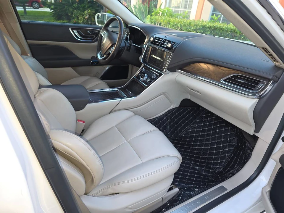 2017 Lincoln Continental 10th Gen - Image 5 of 11