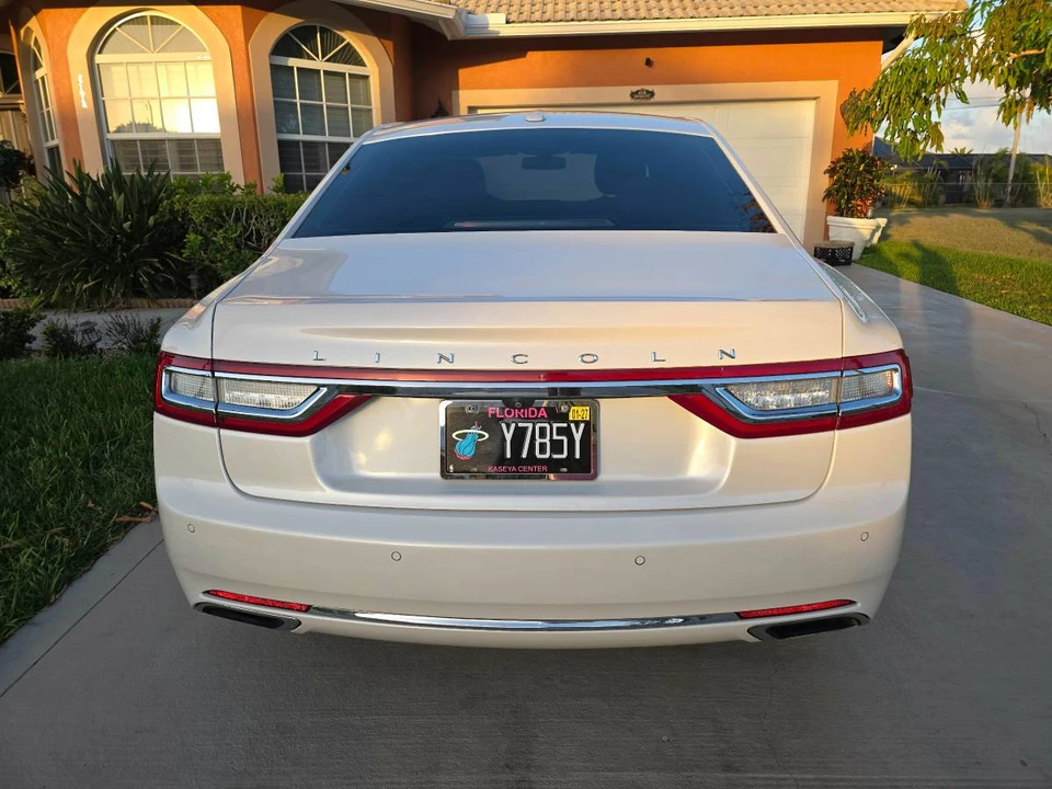 2017 Lincoln Continental 10th Gen - Image 3 of 11