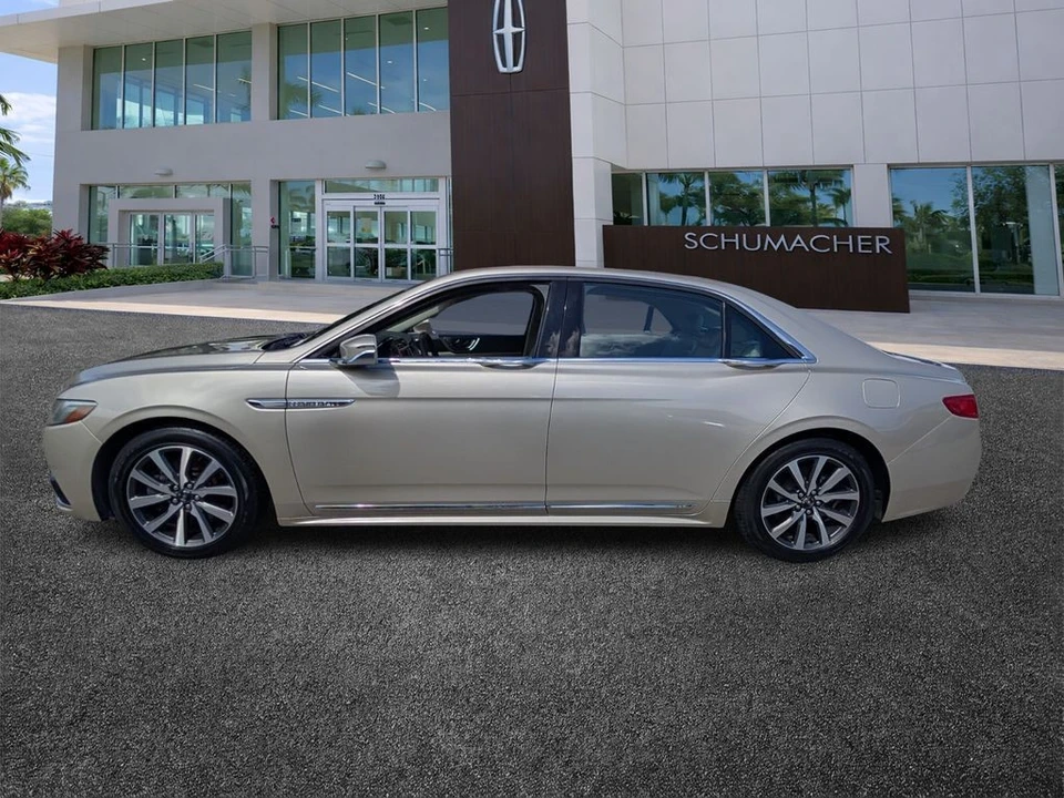 2017 Lincoln Continental 10th Gen - Image 4 of 21