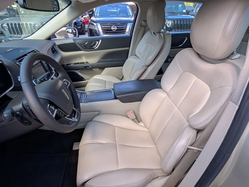 2017 Lincoln Continental 10th Gen - Image 10 of 21