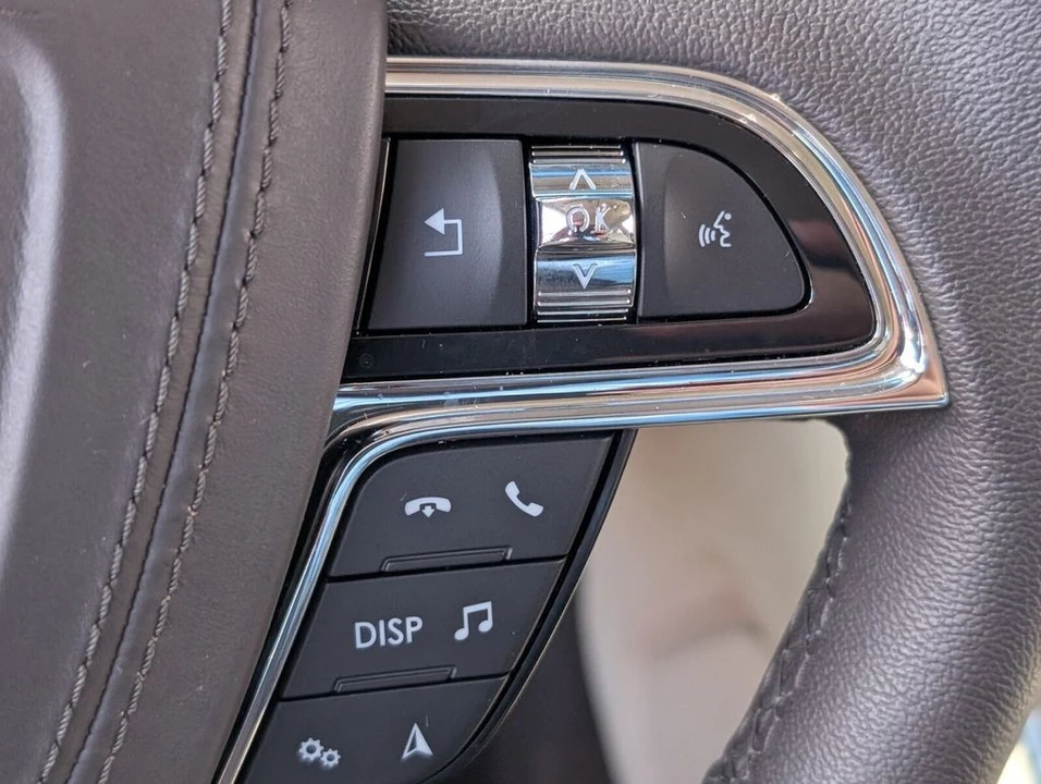 2017 Lincoln Continental 10th Gen - Image 21 of 21