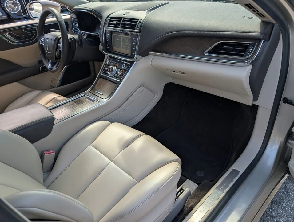 2017 Lincoln Continental 10th Gen - Image 15 of 21