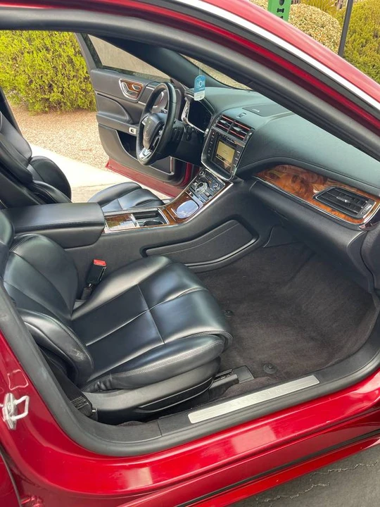 2017 Lincoln Continental 10th Gen - Image 16 of 23