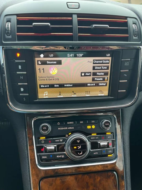 2017 Lincoln Continental 10th Gen - Image 20 of 23