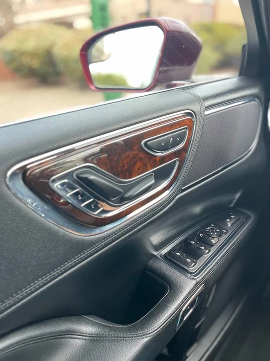 2017 Lincoln Continental 10th Gen - Image 17 of 23
