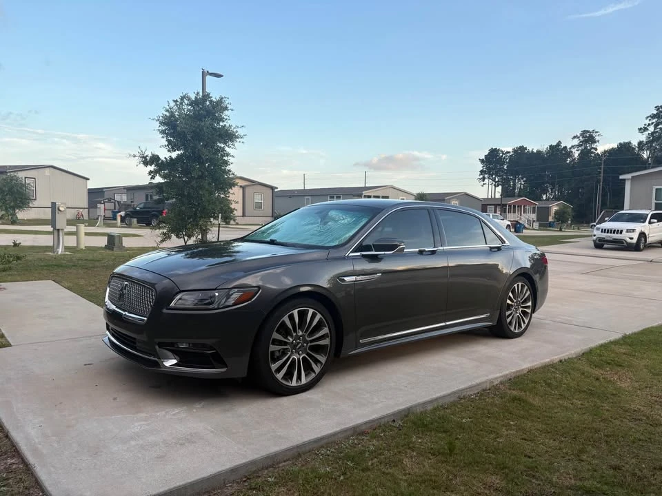 2017 Lincoln Continental 10th Gen - Image 3 of 12