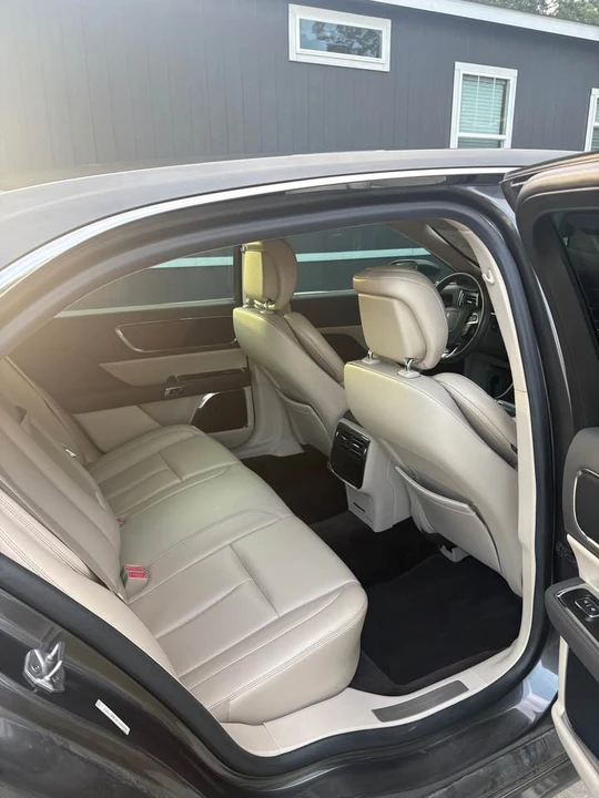 2017 Lincoln Continental 10th Gen - Image 9 of 12