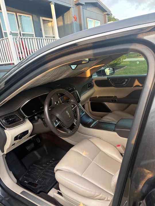 2017 Lincoln Continental 10th Gen - Image 7 of 12