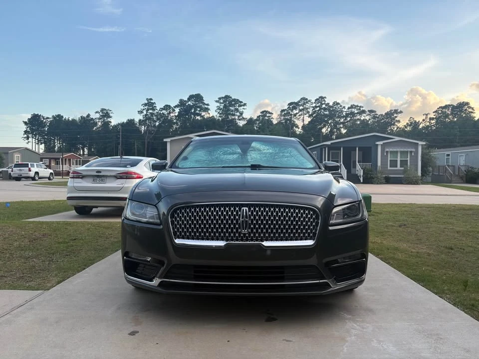 2017 Lincoln Continental 10th Gen - Image 2 of 12