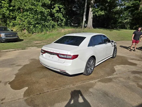 2017 Lincoln Continental Premiere Sedan 4D