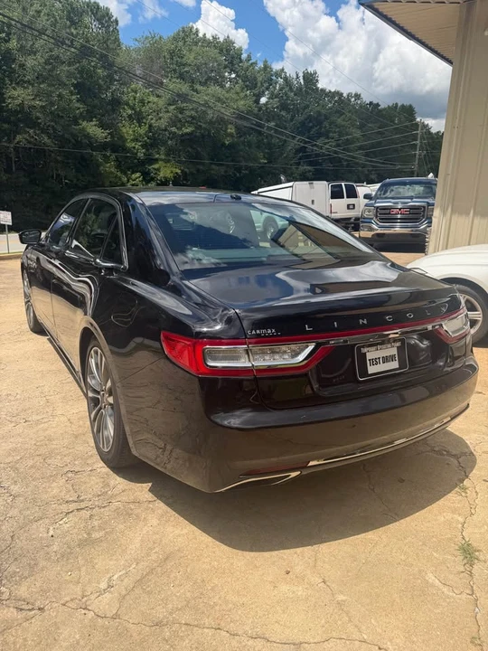 2017 Lincoln Continental 10th Gen - Image 5 of 8