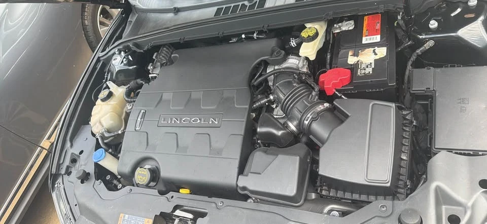 2017 Lincoln Continental 10th Gen - Image 7 of 8