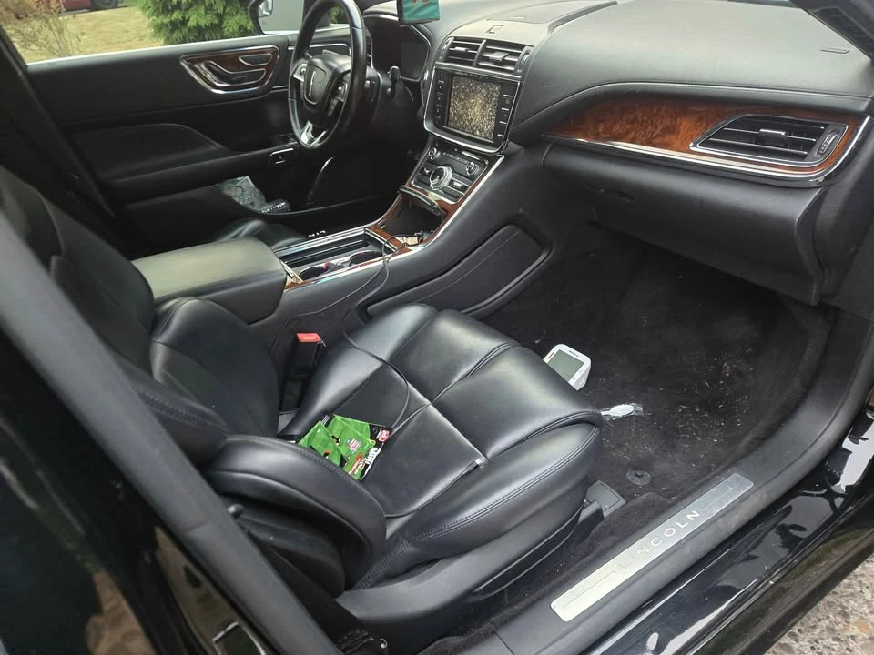 2017 Lincoln Continental 10th Gen - Image 3 of 4