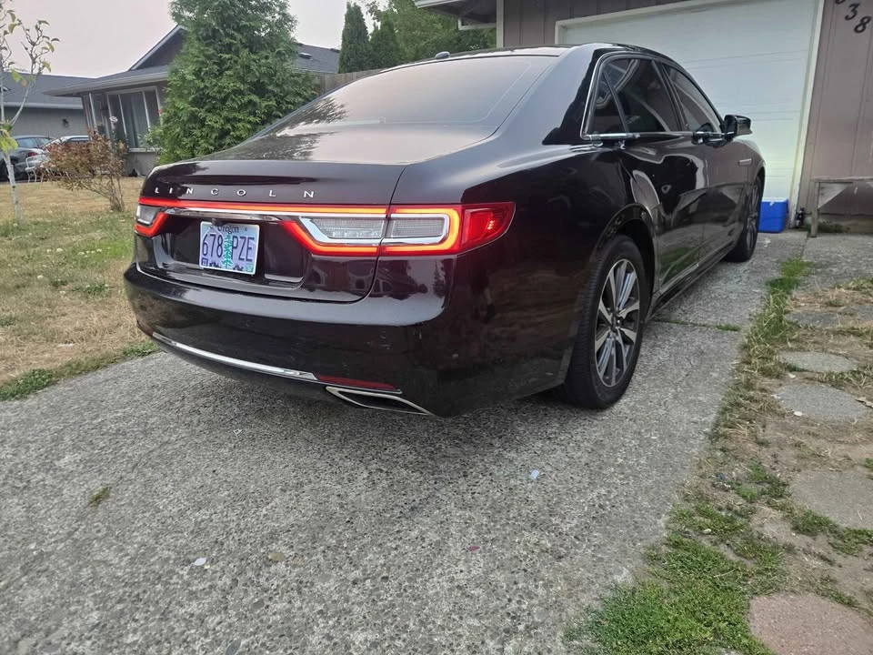 2017 Lincoln Continental 10th Gen - Image 2 of 4