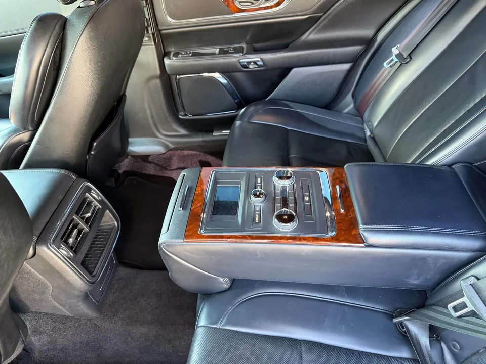 2017 Lincoln Continental 10th Gen - Image 10 of 11