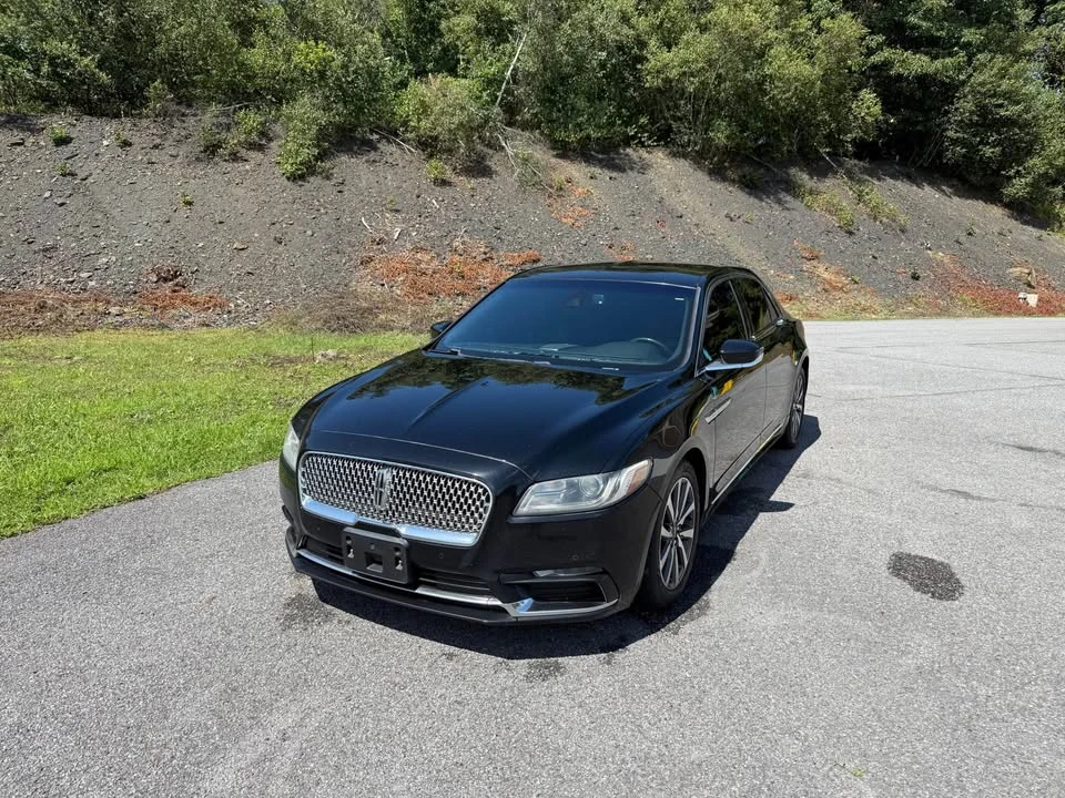 2017 Lincoln Continental 10th Gen - Image 2 of 11