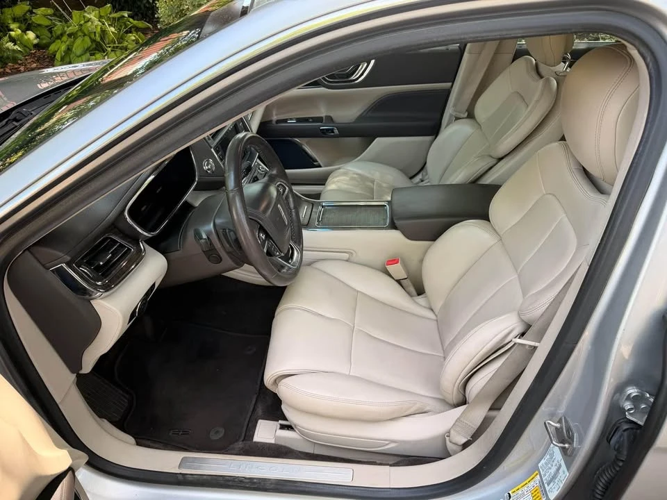 2017 Lincoln Continental 10th Gen - Image 7 of 13