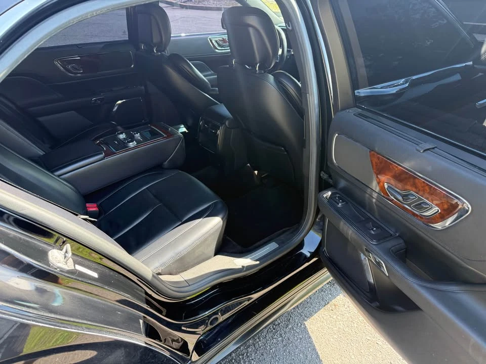 2017 Lincoln Continental 10th Gen - Image 9 of 11