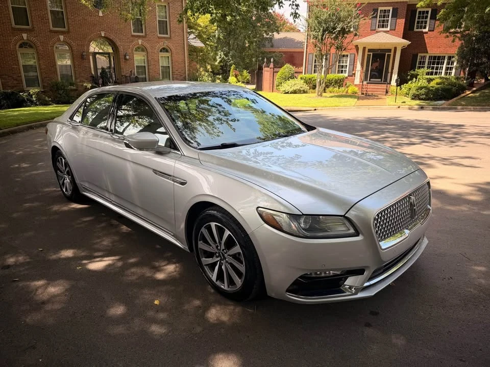 2017 Lincoln Continental 10th Gen - Image 5 of 13