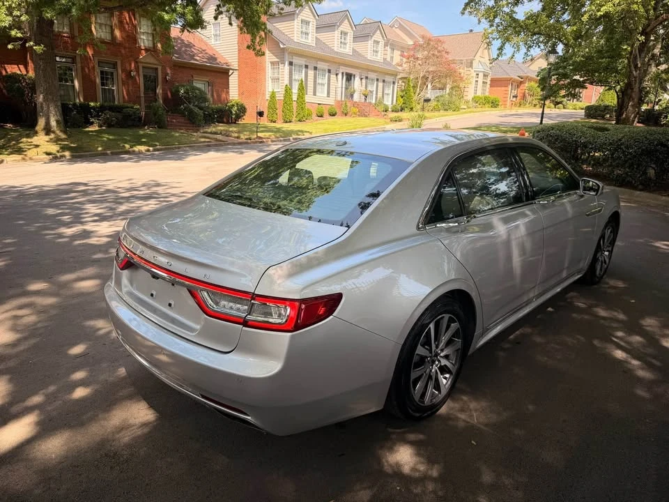 2017 Lincoln Continental 10th Gen - Image 4 of 13