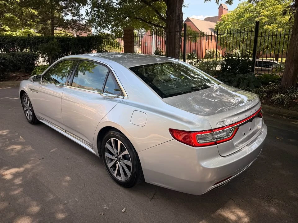 2017 Lincoln Continental 10th Gen - Image 2 of 13