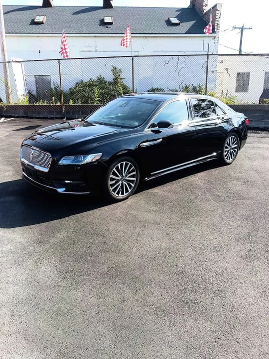 2017 Lincoln Continental 10th Gen - Image 2 of 11
