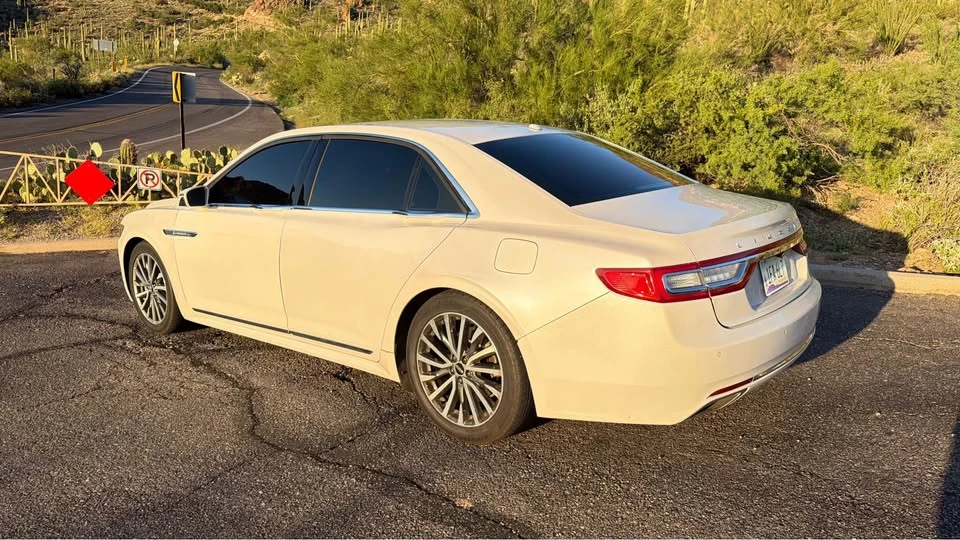 2017 Lincoln Continental 10th Gen - Image 2 of 7
