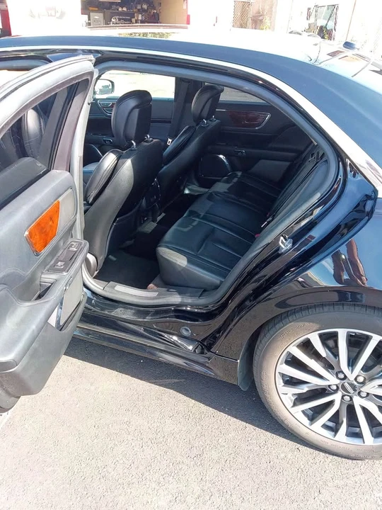 2017 Lincoln Continental 10th Gen - Image 8 of 11