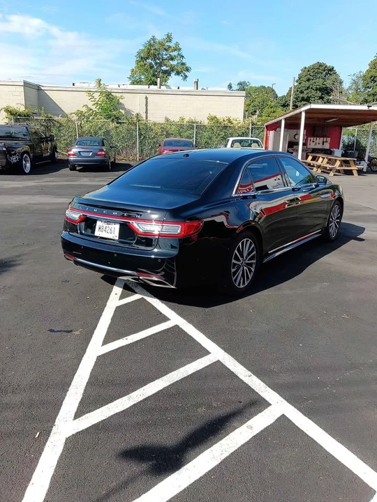 2017 Lincoln Continental 10th Gen - Image 4 of 11