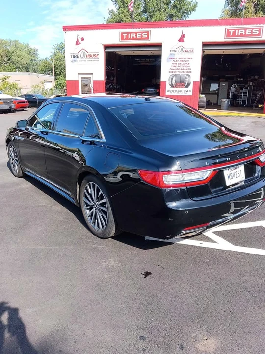 2017 Lincoln Continental 10th Gen - Image 5 of 11