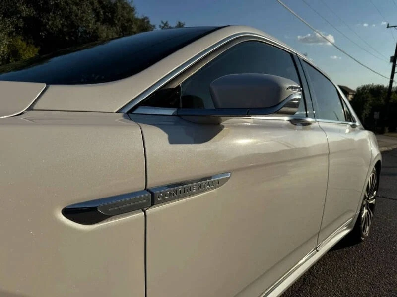 2017 Lincoln Continental 10th Gen - Image 10 of 10