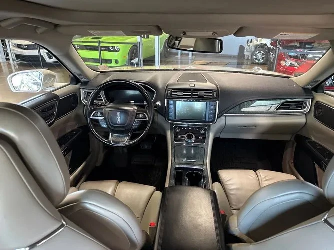 2017 Lincoln Continental 10th Gen - Image 4 of 6