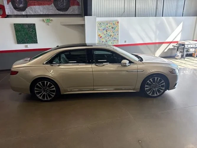2017 Lincoln Continental 10th Gen - Image 2 of 6