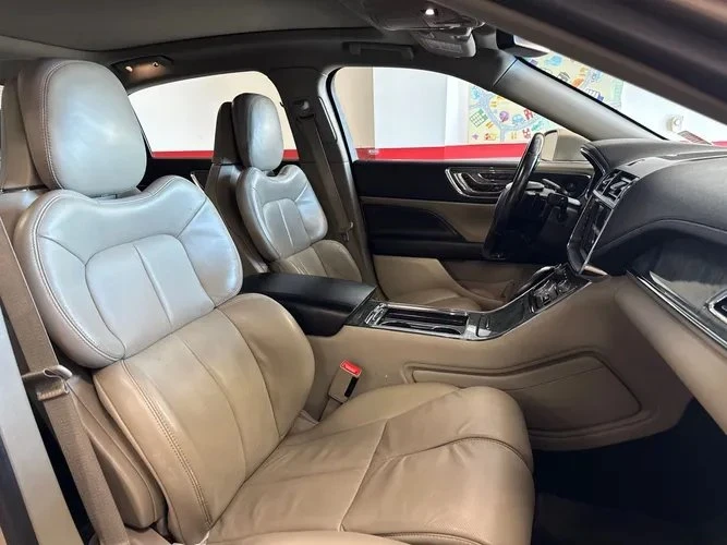 2017 Lincoln Continental 10th Gen - Image 6 of 6