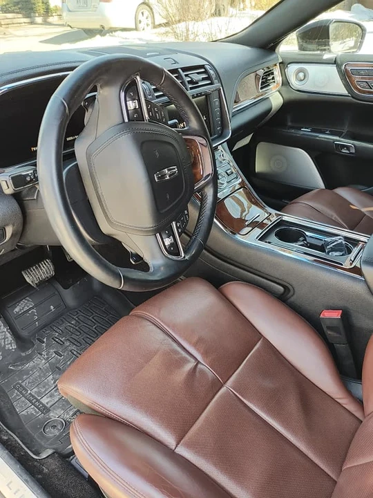 2017 Lincoln Continental 10th Gen - Image 3 of 7